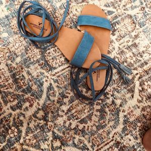 American Eagle dusty blue suede gladiator style sandals size 9 like brand new